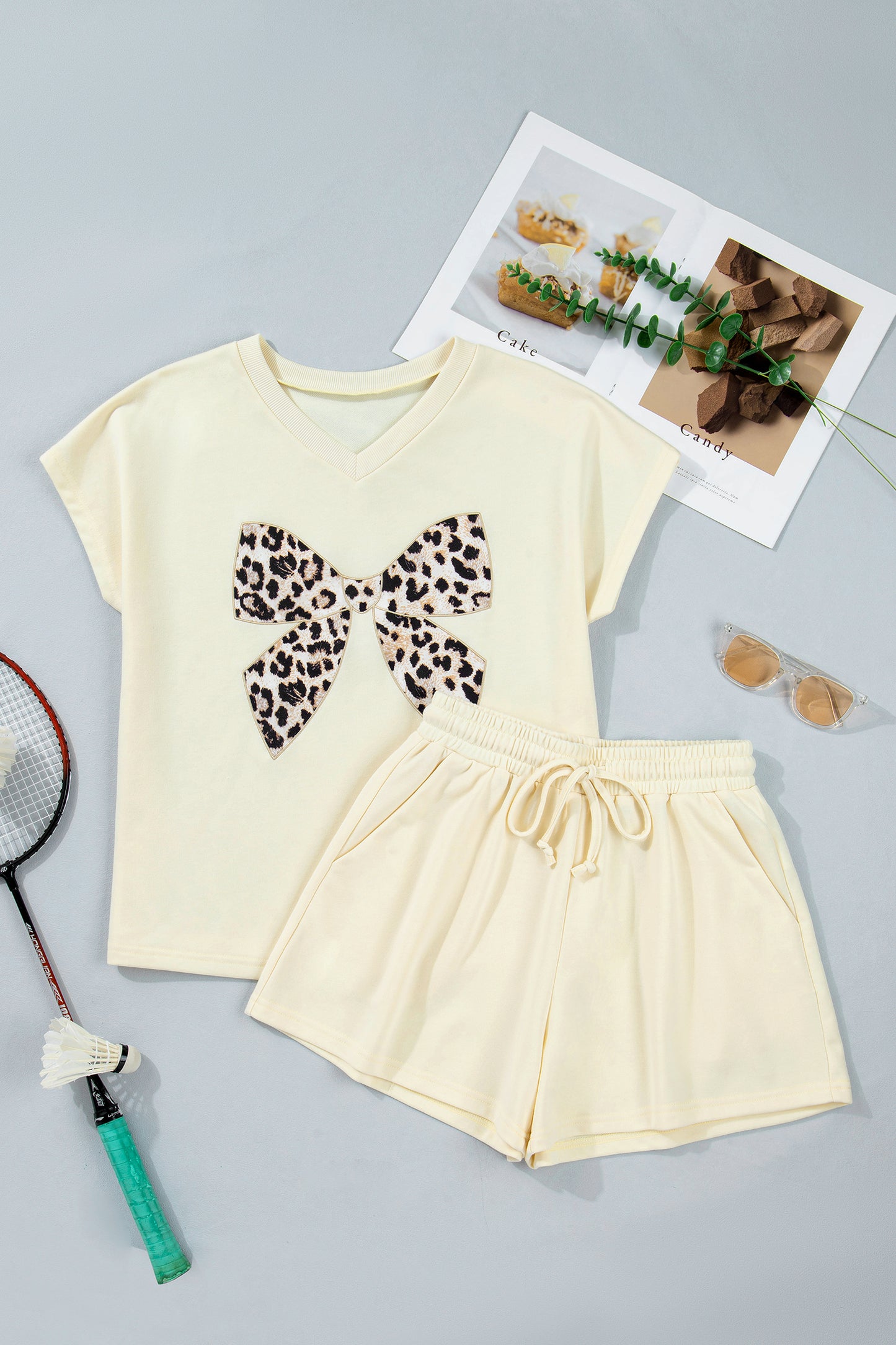 Black Contrast Leopard Bow Patched V Neck Loose Tee Drawstring Shorts 2pcs Outfit